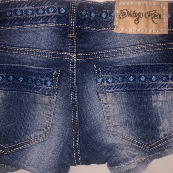 Tribal Border SHORTS! - Picture 3 of 3